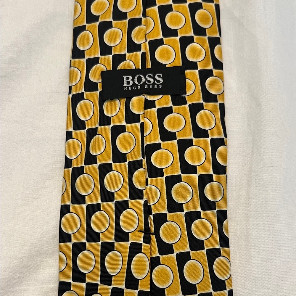 Hugo Boss Black and Yellow Circle Pattern Tie